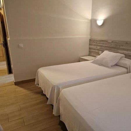 Hotel La Quinta Куэ Экстерьер фото