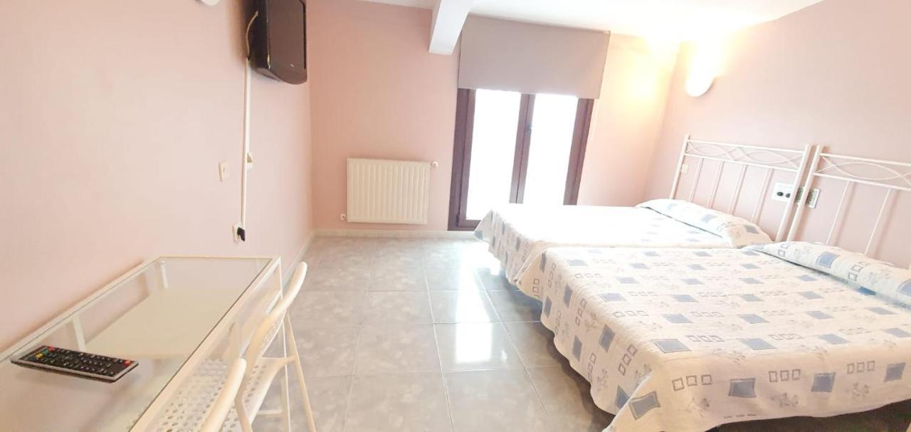 Hotel La Quinta Куэ Экстерьер фото