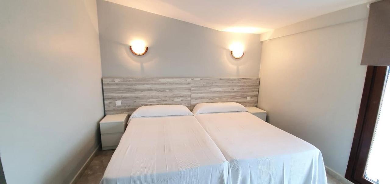 Hotel La Quinta Куэ Экстерьер фото