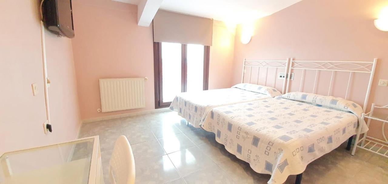 Hotel La Quinta Куэ Экстерьер фото
