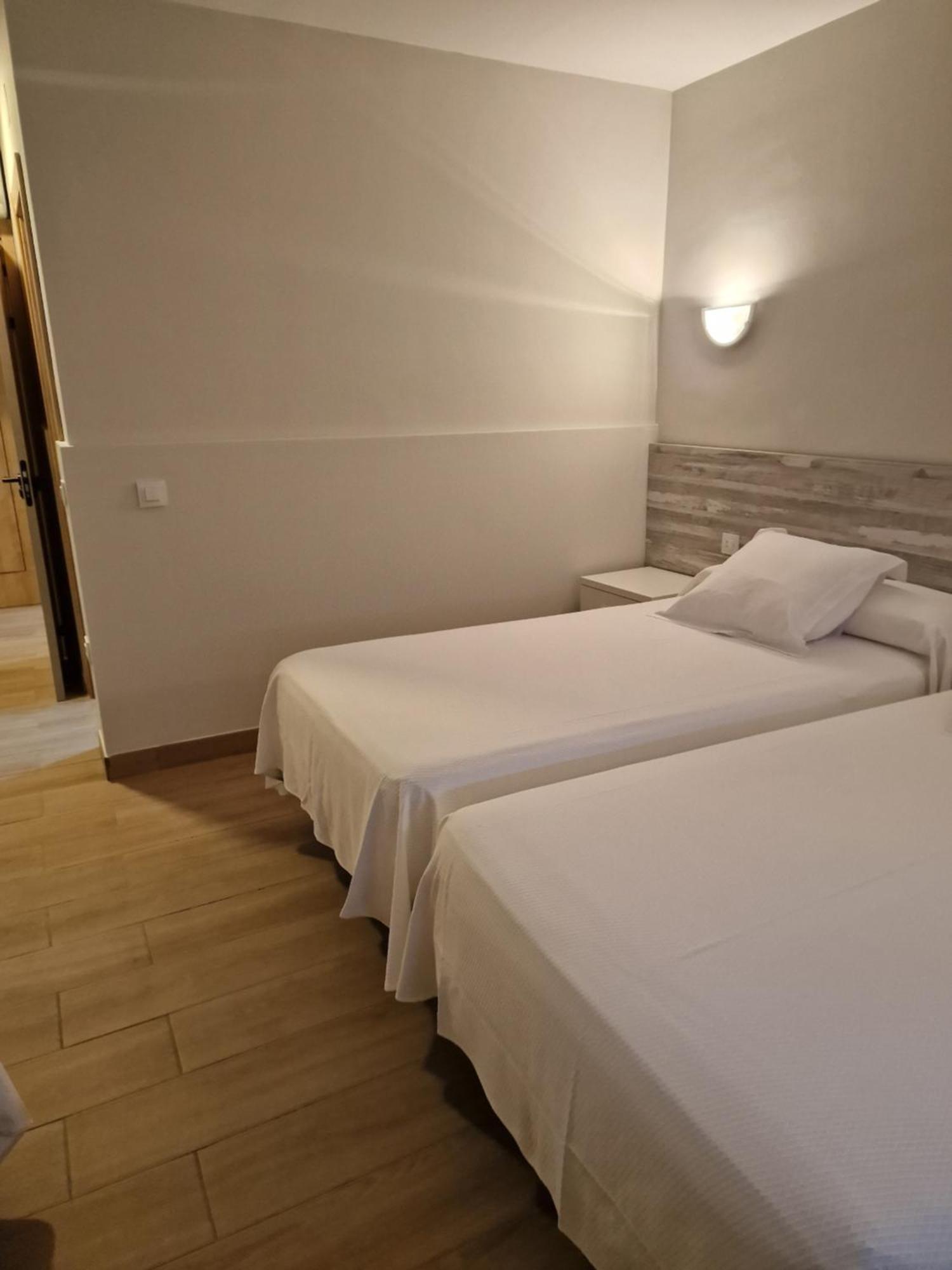 Hotel La Quinta Куэ Экстерьер фото